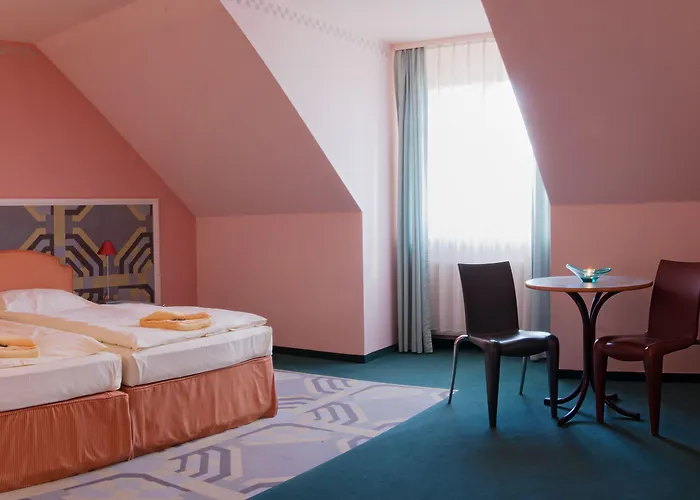 Erzgebirgshotel Freiberger Hoehe فندق